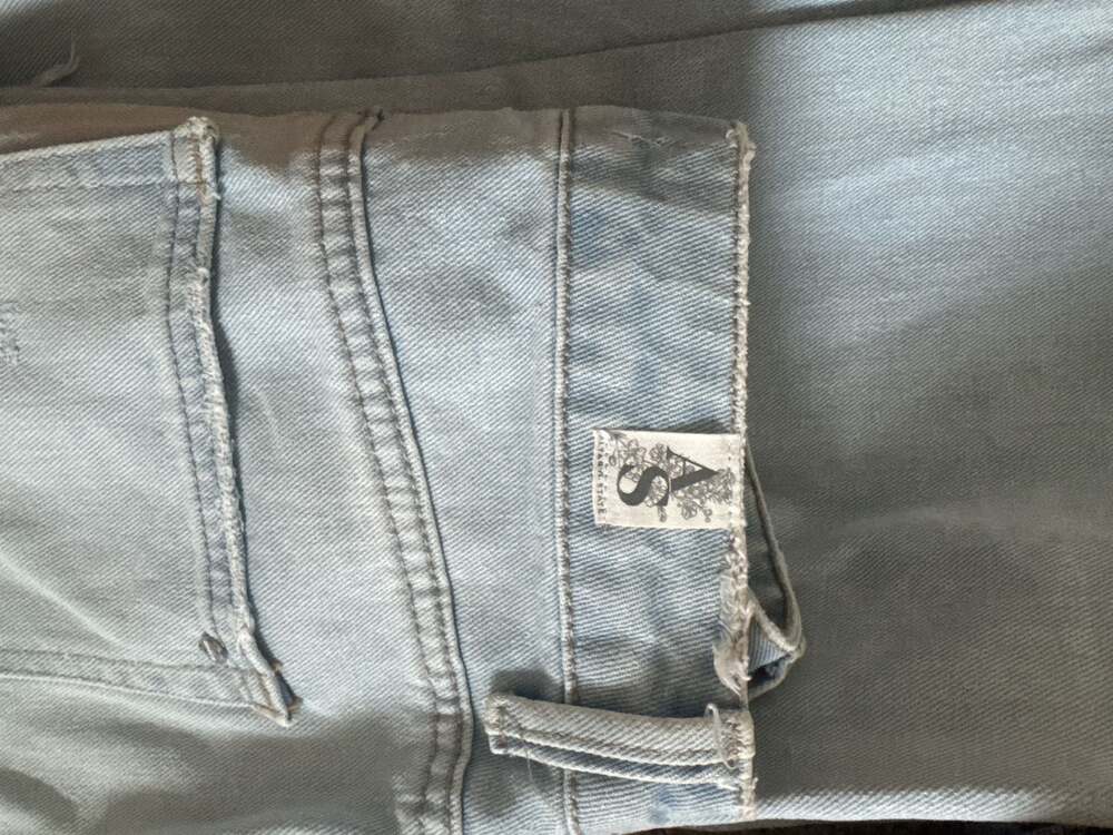 Altar'd State Mid-Rise Distressed Straight Leg Light Wash Jeans - Picture 4 of 4